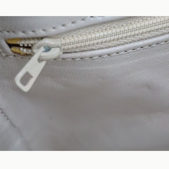 Chanel Beige Bag Chain Gold Metal Fittings - Picture 14 of 16